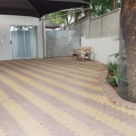 Feather Self Catering Accommodation Windhoek Exteriér fotografie