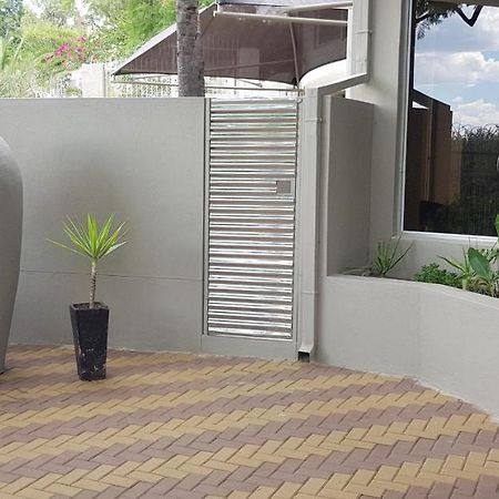 Feather Self Catering Accommodation Windhoek Exteriér fotografie